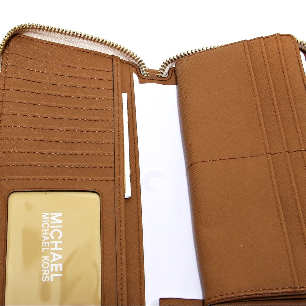 MICHAEL Michael Kors White and Gold Logo Wallet - Picture 5 of 11